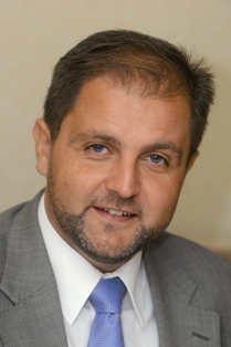 “No queremos crecer más en servicios porque nos queremos convertir en un consejero de confianza”