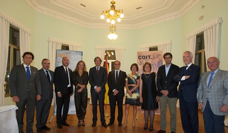 Cesar Miralles, Director General de Red.es; Fermín Llaguno, Director General de Transportes y Comunicaciones Gobierno de Cantabria; Julio Navío, Vicedecano del COIT; Ana Mosquera, miembro de la Junta de Gobierno del COIT y Directora de Telecomunicaciones