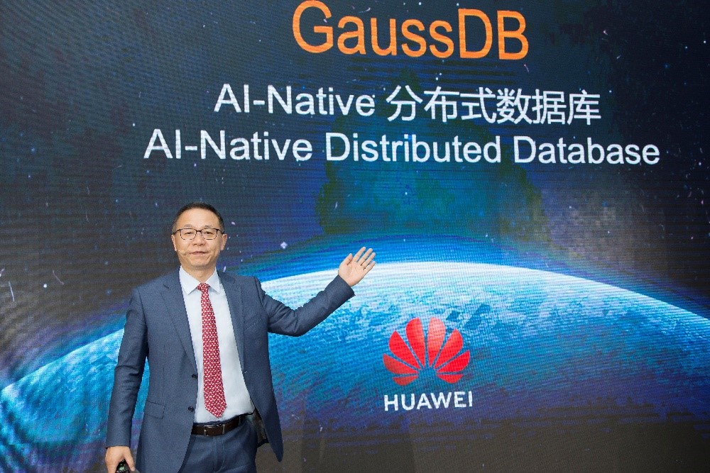 David Wang, director del Consejo Ejecutivo y presidente de Marketing y Estrategias TIC de Huawei, durante la presentación de GaussDB.
