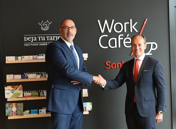 Emilio Gayo, presidente de Telefónica España, y Rami Aboukhair, consejero delegado de Santander España.