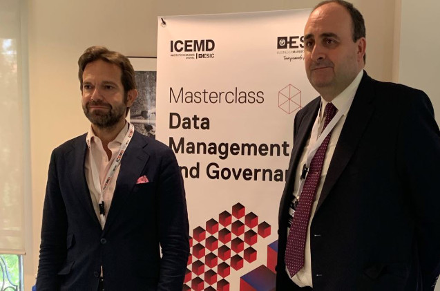 Enrique Benayas, Director General de ICEMD y Raúl Cruces, Data Group Vice-president en el Banco Santander.