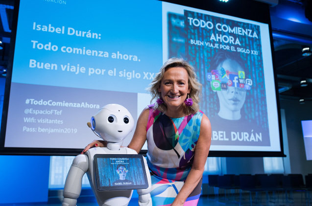 Un robot, presentador literario