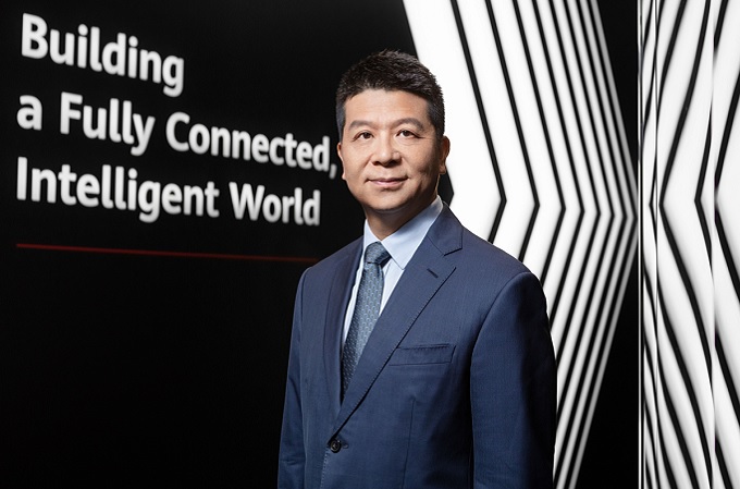 Guo Ping, presidente rotatorio de Huawei, pronuncia su discurso de apertura en HUAWEI ECO-CONNECT EUROPE 2021