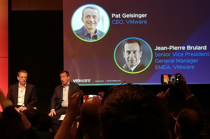 Pat Gelsinger, CEO de VMware, junto a Jean-Pierre Brulard, Senior Vice President de la compañía.