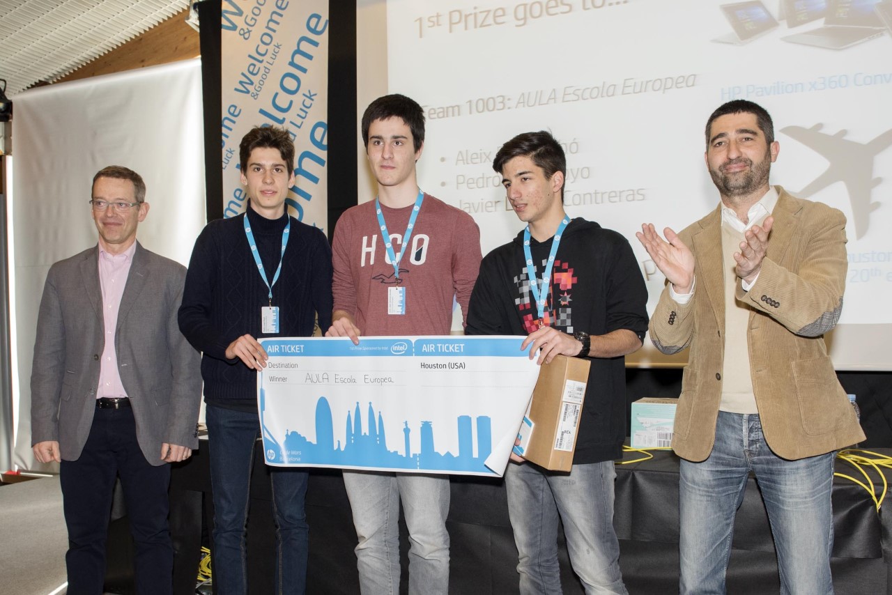 1ª Premio, Aula Escola Europea con Xavier Garcia y Jordi Puigneró